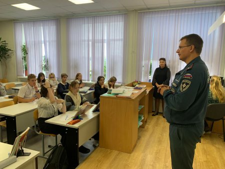 ГУ МЧС России приглашает юношей и девушек для поступления в университет Государственной противопожарной службы МЧС России